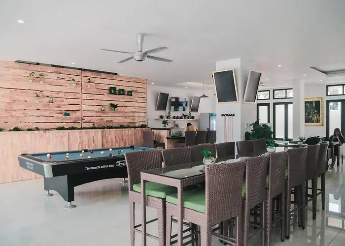 Charming 8 * Hạ Long