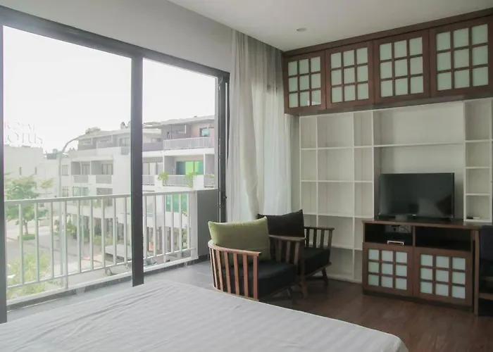Charming 8 Hạ Long