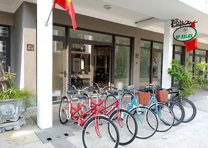 Charming 8 Hạ Long